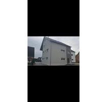 Privatverkauf–Moderne 3 Zimmer Balkon Einbauküche & 2 Stellplätze - Homburg