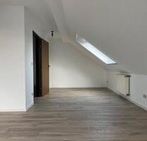 Gemütliche 2-Zimmer-Dachgeschosswohnung in ruhiger Lage – sofort verfügbar! - Hilter am Teutoburger Wald