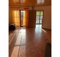 Sonnige großzügige 2-3 Zimmerwohnung mit Balkon zu vermieten - Steinach