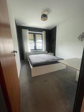 Foto - Möbliertes WG-Zimmer für Pendler oder Studenten (Mo.–Fr.)