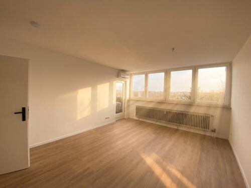 Foto - Helle Wohnung im 3. OG,2 Balkone, Klima, Photovoltaik, Garage