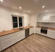 Helle 3-Zimmer Wohnung im Zentrum von Kirchheim - Kirchheim In Schwaben