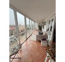 Wohnen mit Weitblick: Helle 3-Zimmer-Wohnung mit Fernsicht & EBK - Schönbrunn