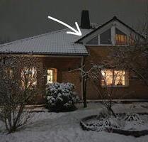 Helle 2-Zimmer-Dachgeschoss-Wohnung mit Einbauküche, FBH & Klima - Hamm (Sieg)