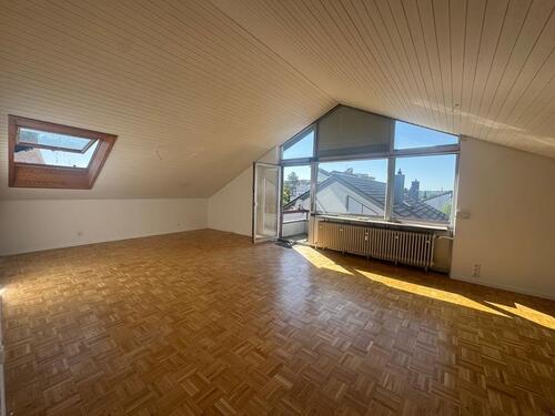 Foto - Helle 1,5 Zimmer DG-Wohnung mit Balkon in Leonberg-Warmbronn