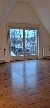 Foto - Schöne, helle und moderne 2-Zi.-Wohnung (Dachgeschoss, 3. OG)