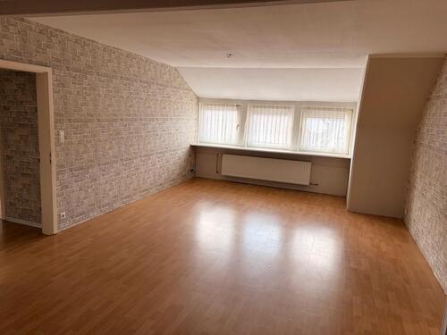 Foto - Gepflegte & lichtdurchflutete Mietwohnung im DG