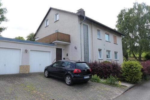 Foto - Zweifamilienhaus in ruhiger Wohnlage mit bester Anbindung