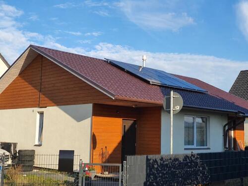 Foto - Bungalow an der Berliner Stadtgrenze mit PV-Anlage, Nähe Tesla