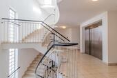 Foto - Helle 2-Zi-DG-Wohnung mit Lift, EBK, Stellplatz mögl.
