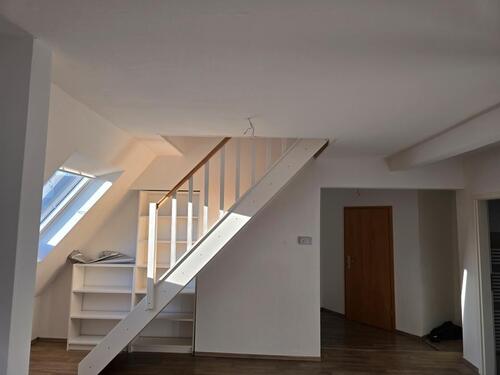 Foto - DG Wohnung ab sofort zu vermieten