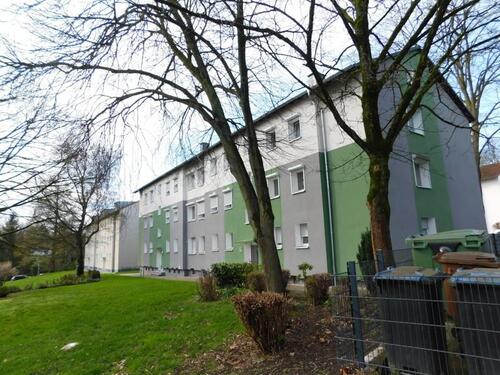 Foto - Schöne Erdgeschosswohnung mit Balkon, mit etwas Farbe einzugsbereit!