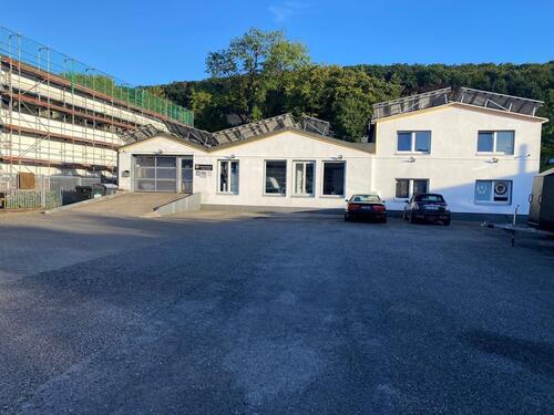 Foto - Werkstatt Autohandel Büros Stellplätze