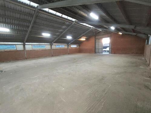 Foto - Halle, Stellfläche,Außenfläche, Lager , Stellplatz.