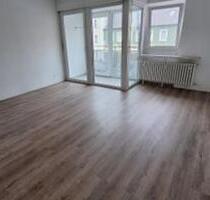 Schöne helle 2-Zimmer-Wohnung mit Wintergarten - Pfreimd