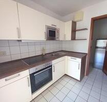 geräumiges Single-Apartment mit Balkon, Einbauküche und Aufzug im Haus, am Mannichswalder Platz - Crimmitschau