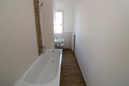 Foto - Richtig eingeseift...moderne 2-RW mit Wanne!!!