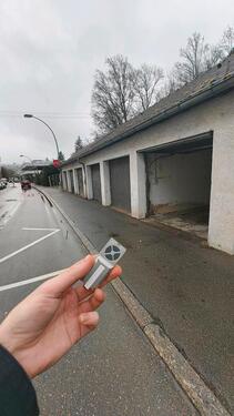 Foto - Garage mit elektrischem Tor in relativ zentraler Lage Esslingen