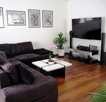 Großzügige EG-Wohnung, mit Traumgarten und Tiefgarage - Nürtingen