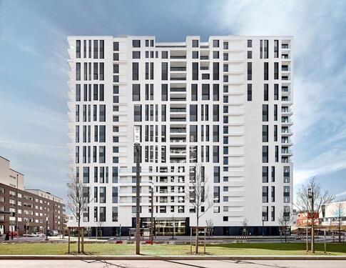 Foto - Luxuriöse 3-Zimmer-Wohnung im Axishaus mit Tiefgaragenstellplatz