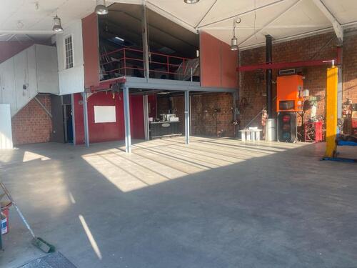 Foto - Lagerhalle zu vermieten - 1.000,00&nbsp;EUR Kaltmiete, ca.&nbsp; 250,00&nbsp;m&sup2;