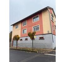 Einfamilienhaus mit Tenne und Garten nähe Würzburg