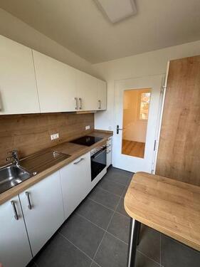 Foto - Attraktive und vollständig renovierte 2 Zimmerwohnung mit Balkon und Einbauküche