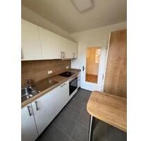 Attraktive und vollständig renovierte 2 Zimmerwohnung mit Balkon und Einbauküche - Biberach an der Riß