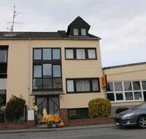 2 Zimmer Wohnung mit Balkon und PKW Stellplatz zu verkaufen - Mainz Laubenheim