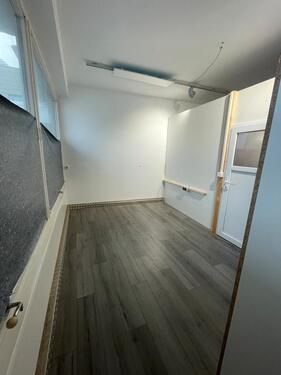 Foto - Hinterraum in der Innenstadt zu vermieten ; Lagerraum;Büro