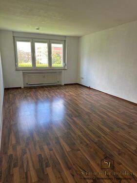 Foto - Wunderschöne 3-Zi.-Wohnung im EG mit 70 m² & sonnigem Balkon