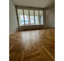 Helle ruhige 2 Zimmer Wohnung zur Miete! Zentrale Lage!Tiefgarage - Esslingen am Neckar