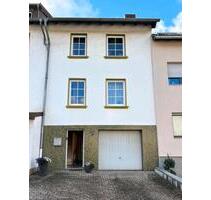 1-2 FH mit Garage und Garten in Großrosseln