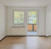 Ruhig. Grün. Gemütlich. Helle, bezugsfertige 2-Raum-Wohnung mit Balkon im Norden von Halle (Saale) Ruhig. Grün. Gemütlich. Helle, bezugsfertige 2-Raum-Wohnung mit Balkon im Norden von Halle (Saale)