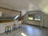 Foto - Biete 2 Zimmer Dach Wohnung Schräg mit Bad und Einbauküche