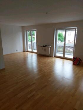 Foto - 3 Zimmer Wohnung zu vermieten - 900,00&nbsp;EUR Kaltmiete, ca.&nbsp; 105,00&nbsp;m&sup2;