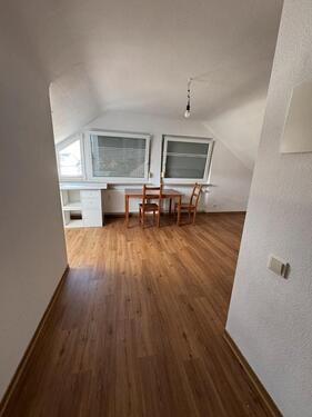 Foto - 1 Zimmer Dachgeschoßwohnung zur Miete in Stuttgart