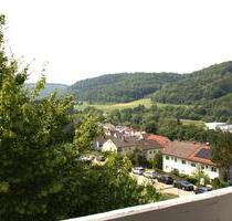 Provisionsfrei: Helle 3,5-Zi.-Wohnung mit Balkon, Garage & Garten - Aalen Ebnat
