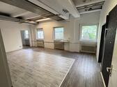 Foto - Zu vermieten in 85609 Aschheim 4-Raum Lager 105m2 in Bürogebäude