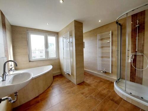 Foto - Familienwohnug Balkon Gäste-WC - 804,00 EUR Kaltmiete,