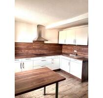 Helle, freundliche 3,5 Raumwohnung mit Garage und Hobbyraum - Oschatz