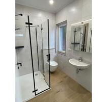 KERNSANIERTE HELLE BARRIEREFREIE 2 ZKB MIT SEP. EINGANG - Pirmasens Niedersimten