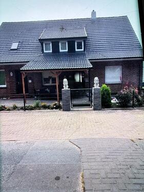 Foto - Einfamilienhaus mit großen Garten und geräumig