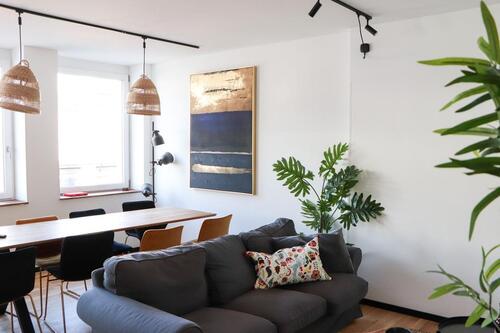 Foto - Urban Living: Möbliertes Zimmer mit eigenem Privatbad