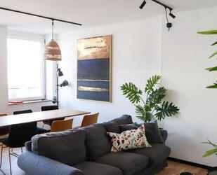 Urban Living: Möbliertes Zimmer mit eigenem Privatbad - Düsseldorf Stadtmitte