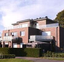 ...mit Carport, Wallbox, Einbauküche: Moderne, TOP-gepflegte Erdgeschosswohnung in Ihrhove - Westoverledingen