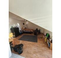 1-Raum-DG-Wohnung mit EBK & Balkon in zentraler Lage - Zella-Mehlis