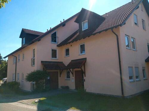 Foto - 3 12 Zimmer Dachgeschoss Wohnung mit Garage und Stellplatz