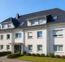 Moderne 4-Zimmer-Wohnung mit Wintergarten & Garage in Bückeburg
