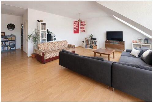 Foto - Offenbach-Rosenhöhe: 3-Zimmer-Wg. mit Balkon und 2 Stellplätzen